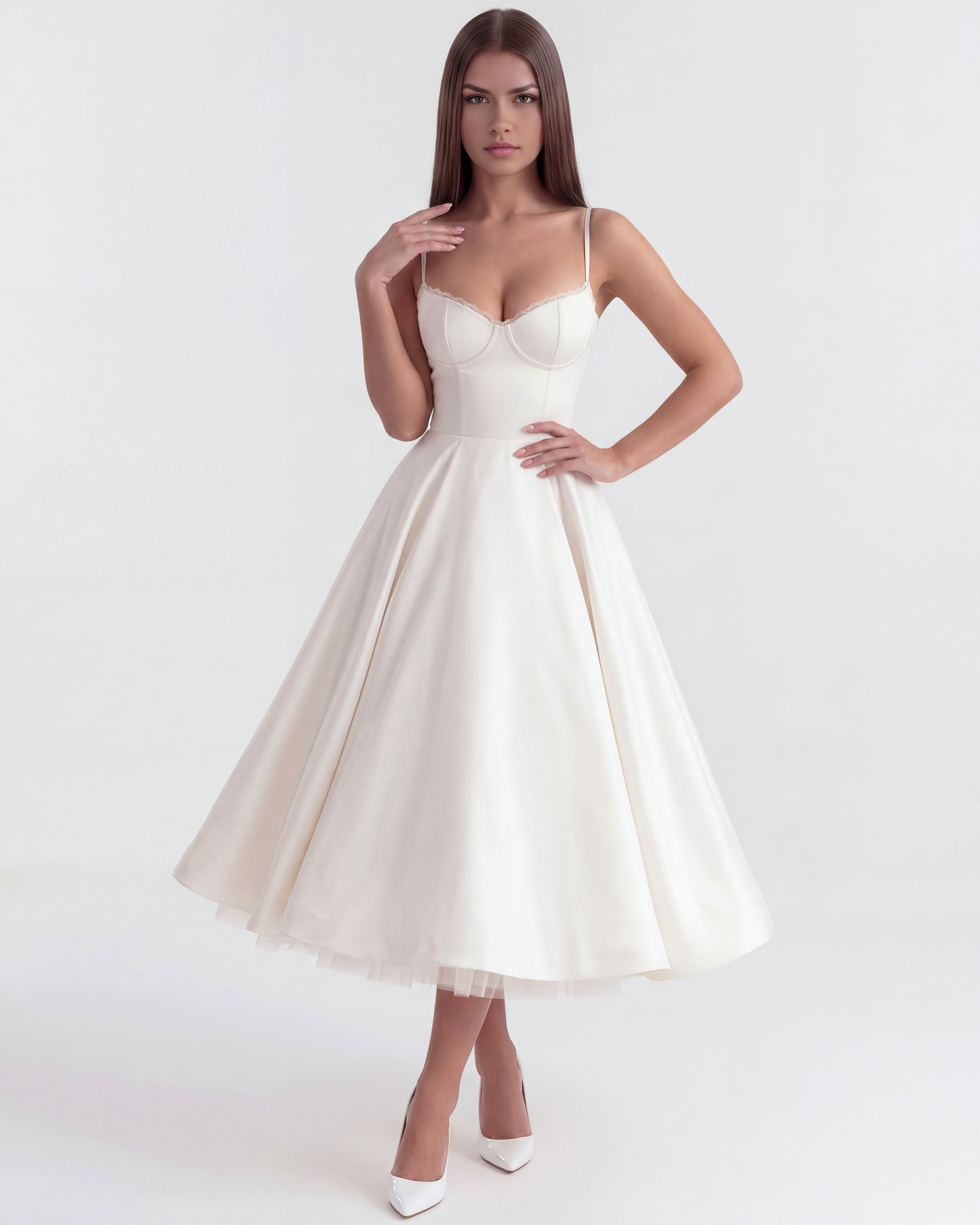 SELENE | Elegante vestido midi con tirantes finos