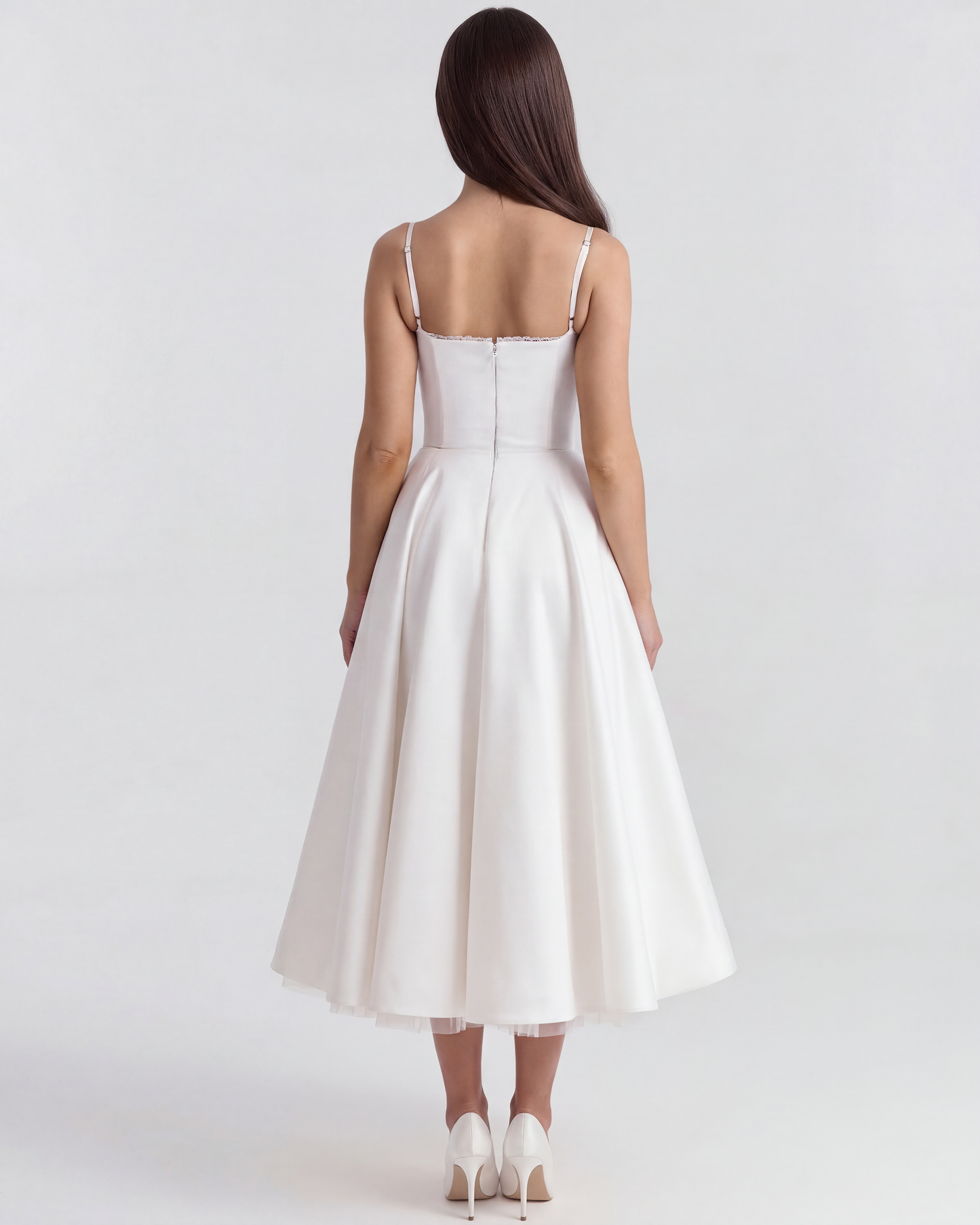 SELENE | Elegante vestido midi con tirantes finos