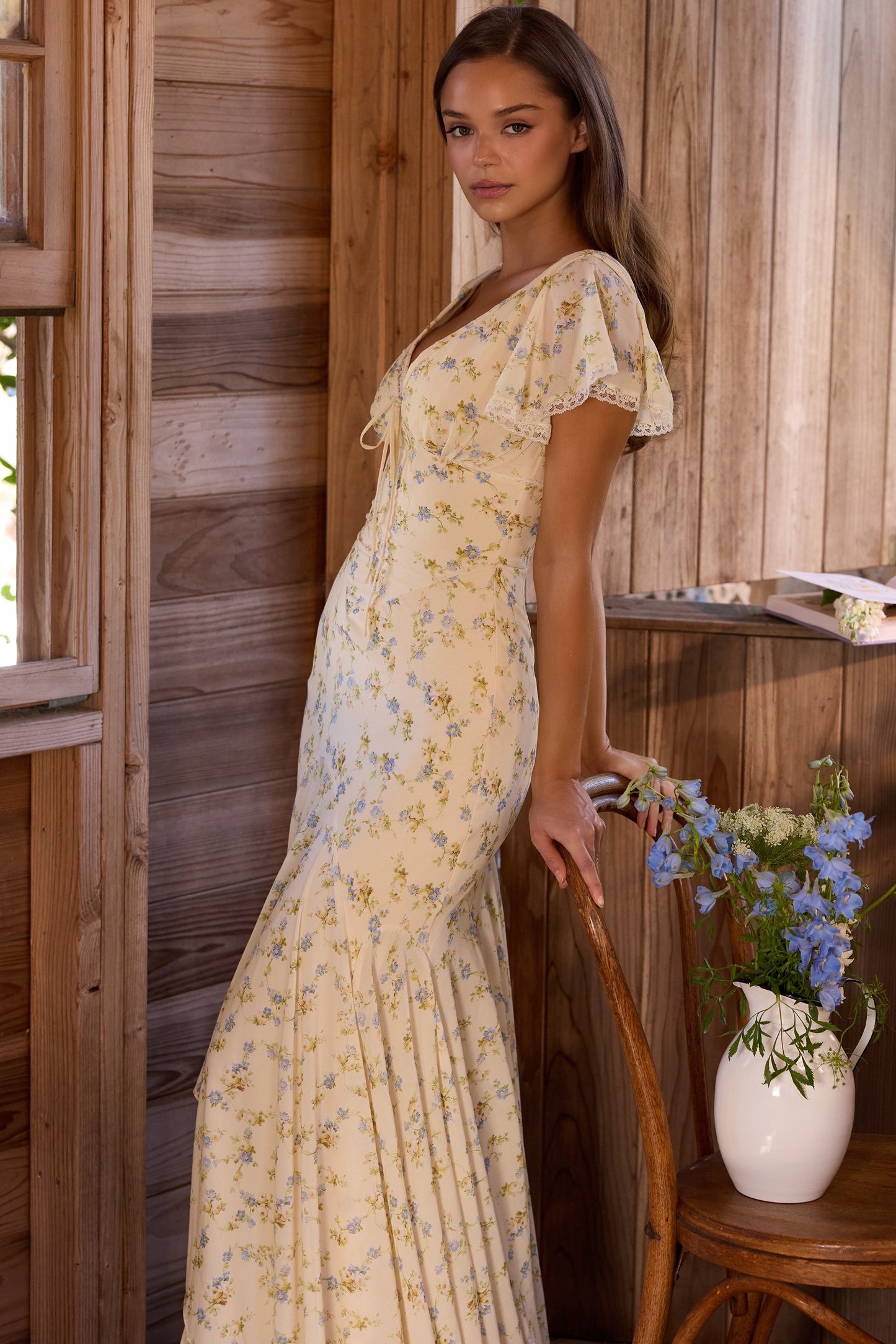 JULIA | Vestido largo romántico con delicadas mangas con volantes